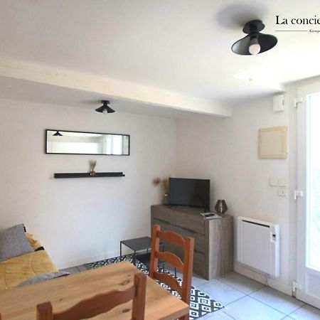 Casa-Ciudad-Habitación con desagüe-Vista a la Calle Rochefort  Exterior foto